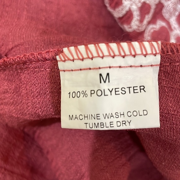 Kindred Size Medium top front is a double layer for modest 3/4 sleeves red - Picture 11 of 12